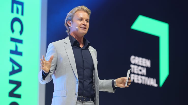 Nico-Rosberg-ex-campeon-de-F1-gana-el-premio-a-la-proteccion-del-medio-ambiente-y-el-clima-2021