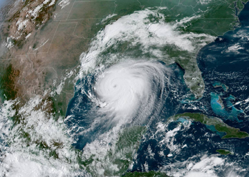 impresionantes-imagines-de-laura-el-huracan-categoria-4